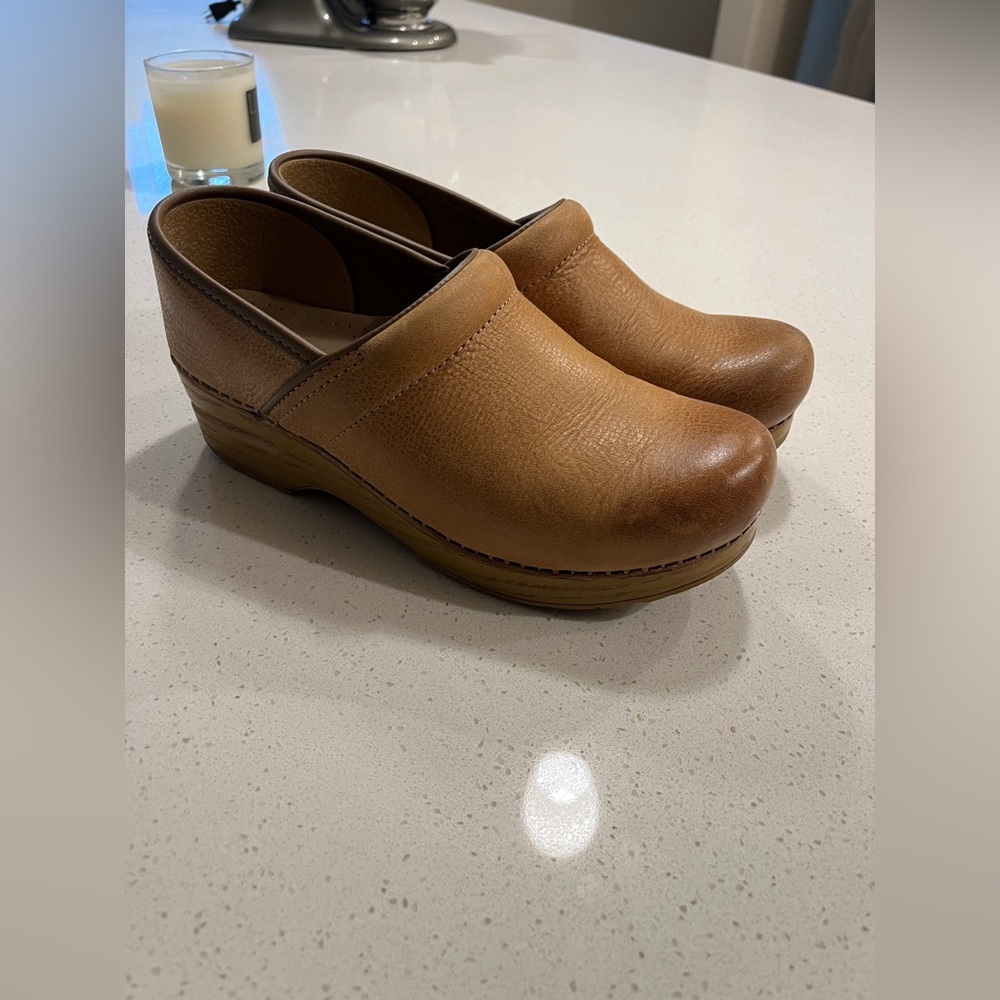 Dansko Honey Professional Clog